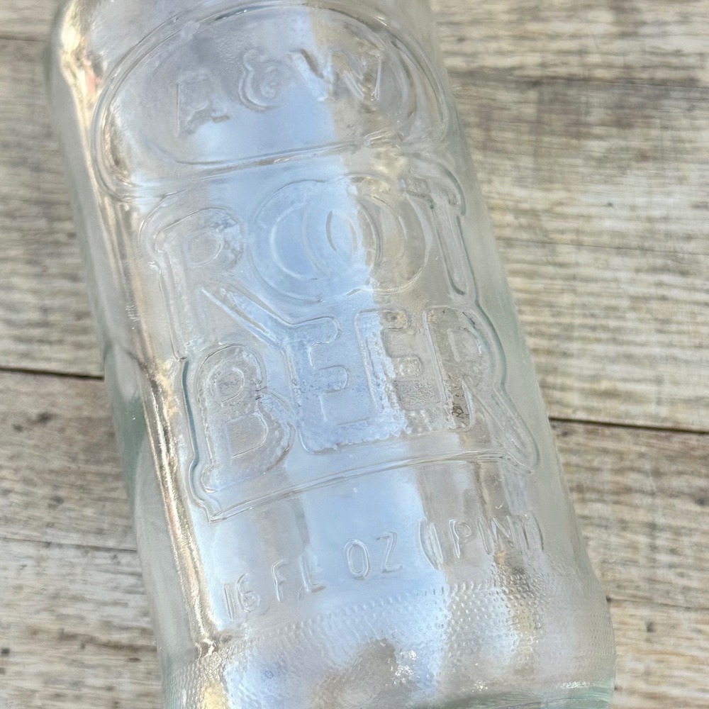 A&W Root Beer Glass Bottle 16oz Clear Excellent Vintage Embossed 1979 Metal Cap